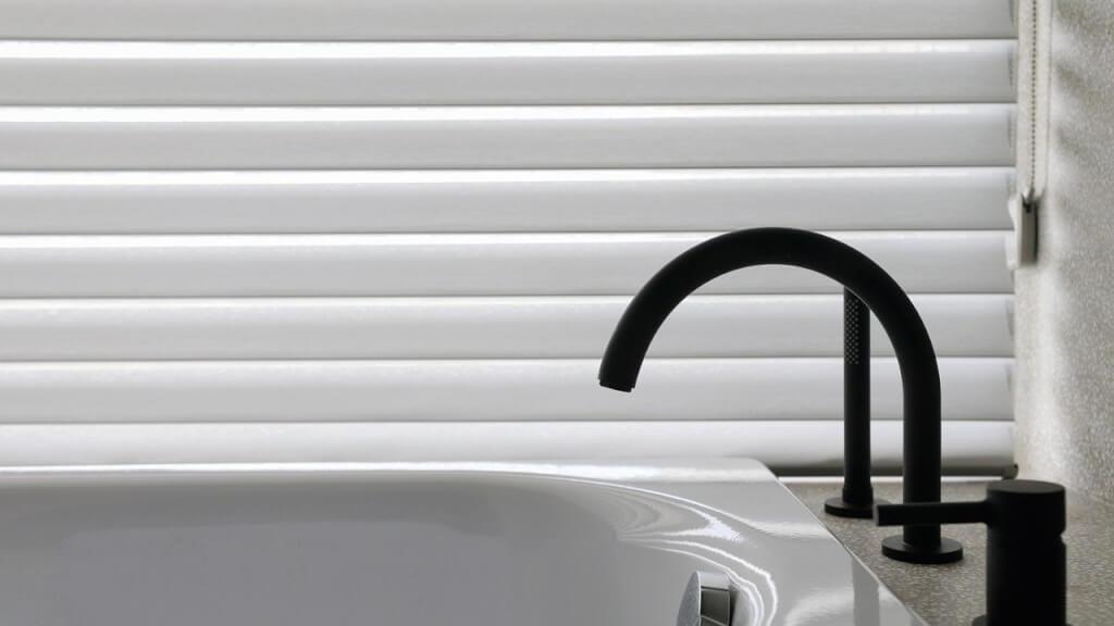 70歲生日旅行悲劇收場　英國婦浸浴染退伍軍人症亡。（示意圖／Pixabay）