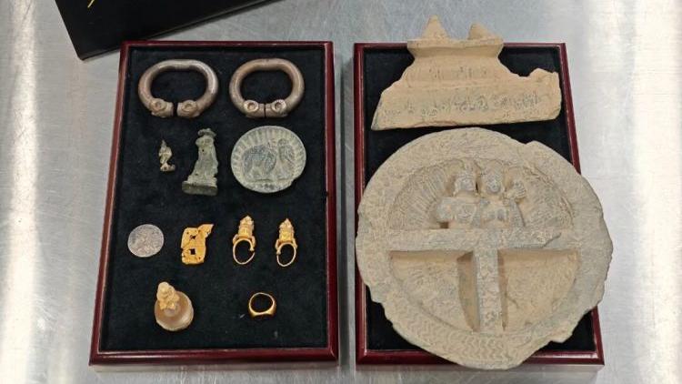 阿富汗男西九龍站被截 檢11件古文物