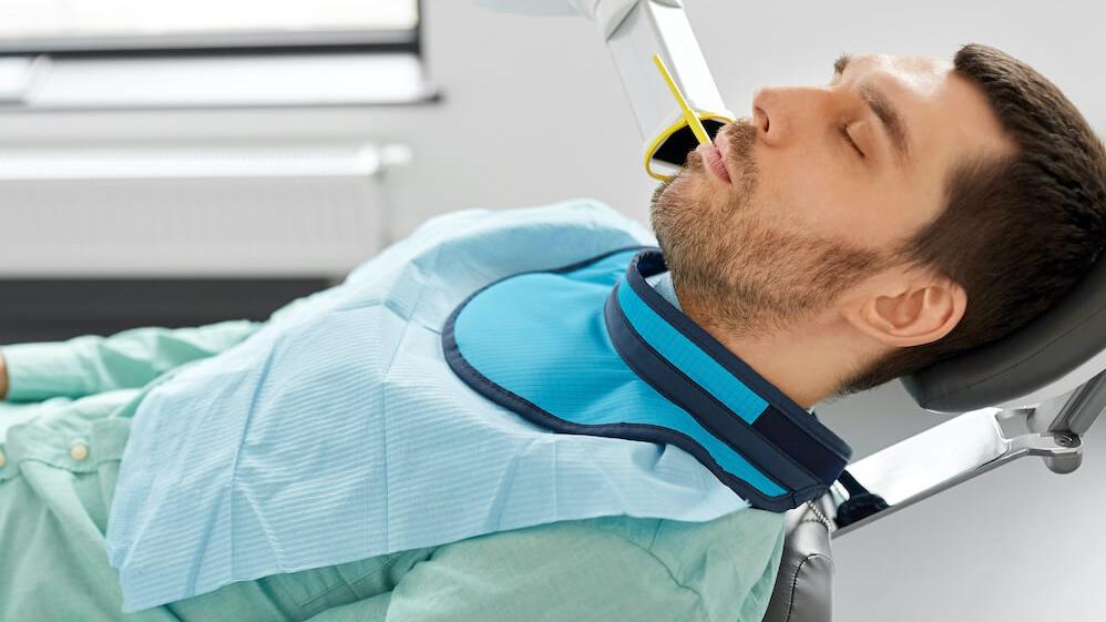 潘裕華副院長指出，未來此技術將擴展至放射線治療後口乾症患者、顎骨重建術後病患及神經性或臥床造成張口受限者的假牙製作，並結合面部掃描與數碼面弓技術，以獲得更高的製作精度。