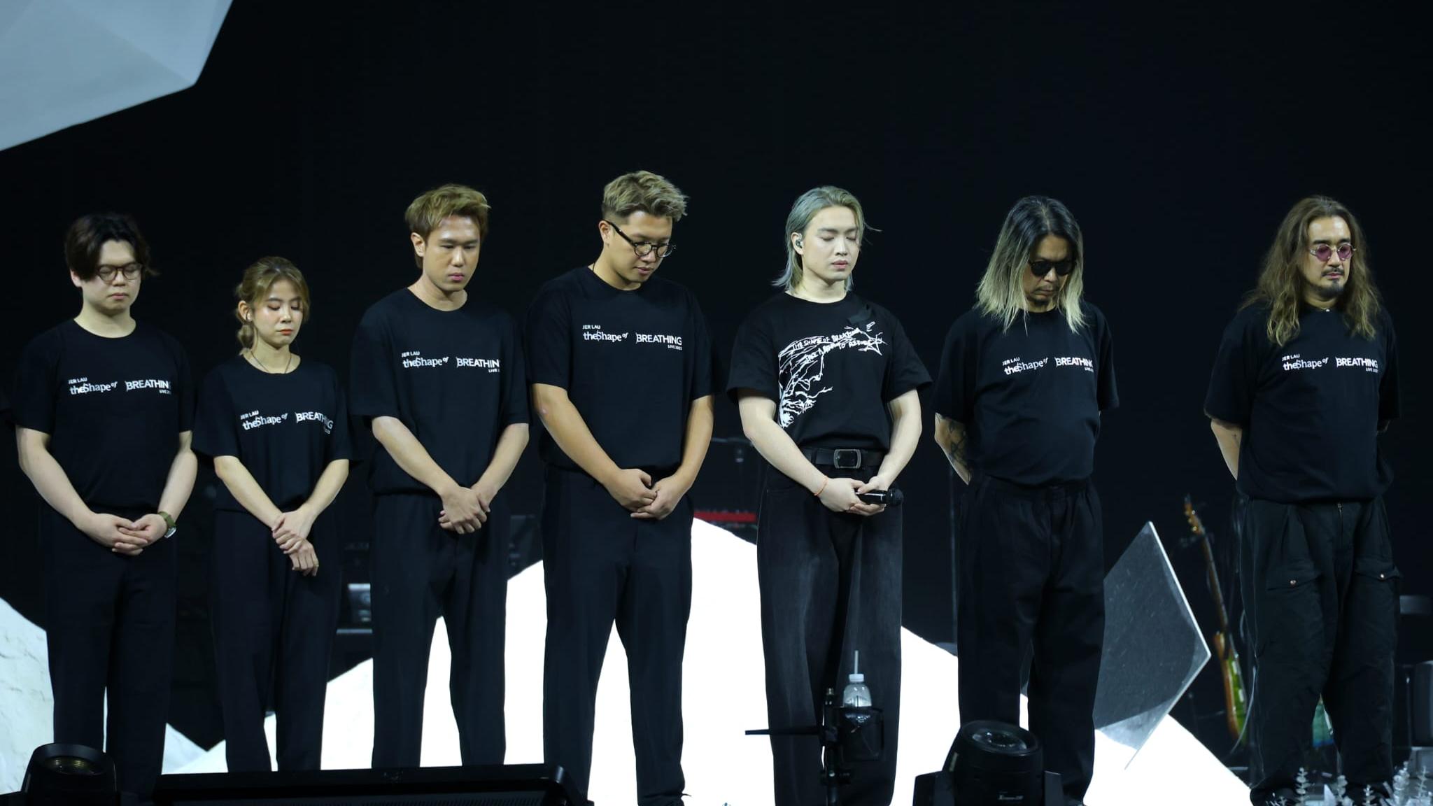 柳應廷演唱會｜開show前領全場站立哀悼死難者 唱《呼吸之間》：希望俾勇氣一齊捱過呢個難關