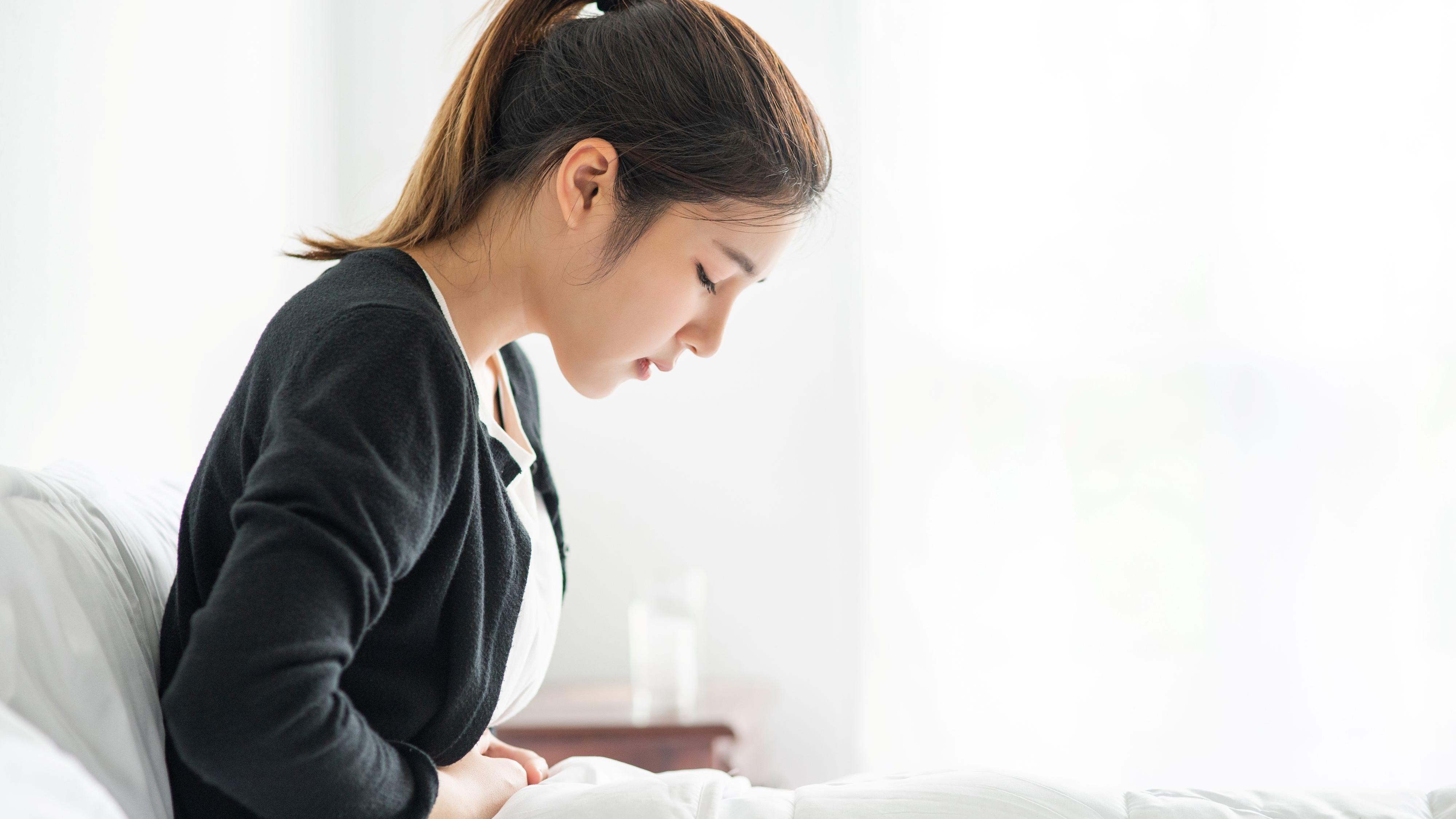 鐵質軟糖改善M痛？醫生：勿盲目補鐵 經痛未必與缺鐵有關！
