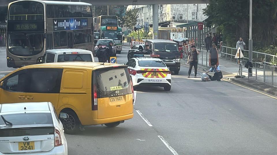 青衣發生車禍。（fb「馬路的事 (即時交通資訊台)」圖片）