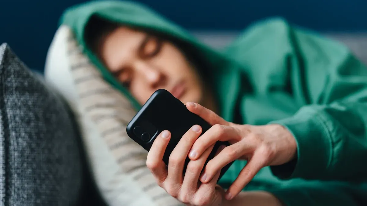 難怪放唔低部電話 短片可重塑大腦 令人愈睇愈上癮