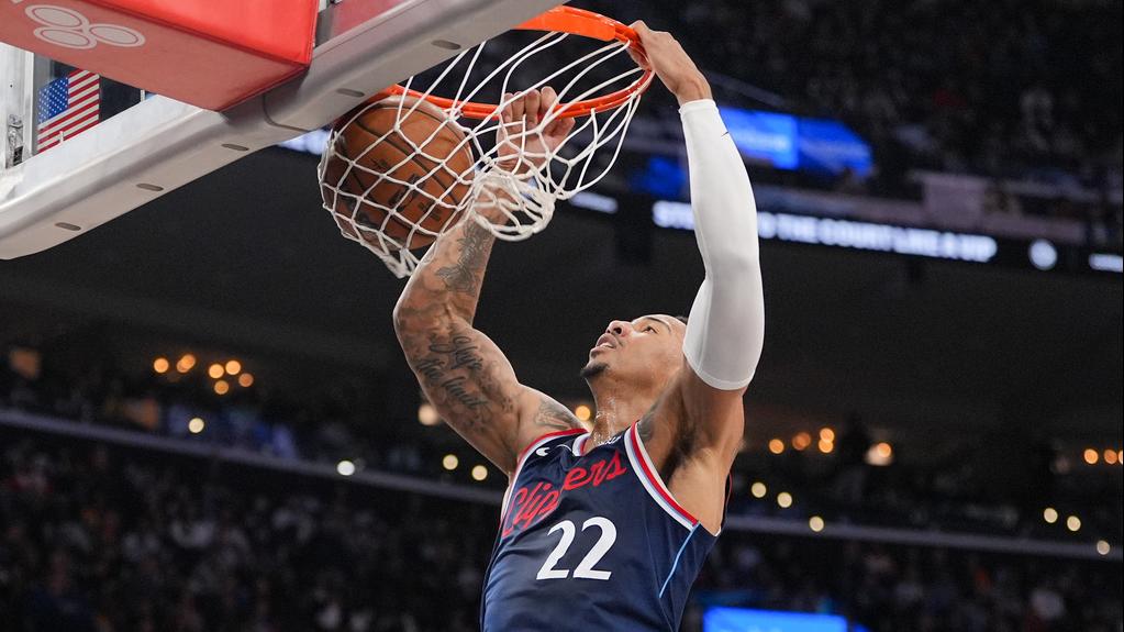 快艇主場103:102擊敗勇士。(美聯社)