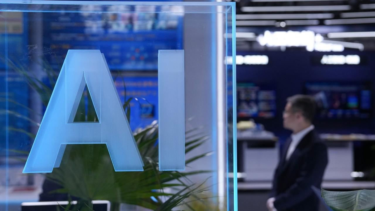 《環看天下》：美智庫：中國將AI融入日常運作具優勢。（央視新聞資料圖片）