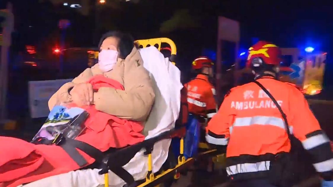 葵涌麗瑤邨起火4傷1貓死 疑內地手機充電短路釀禍