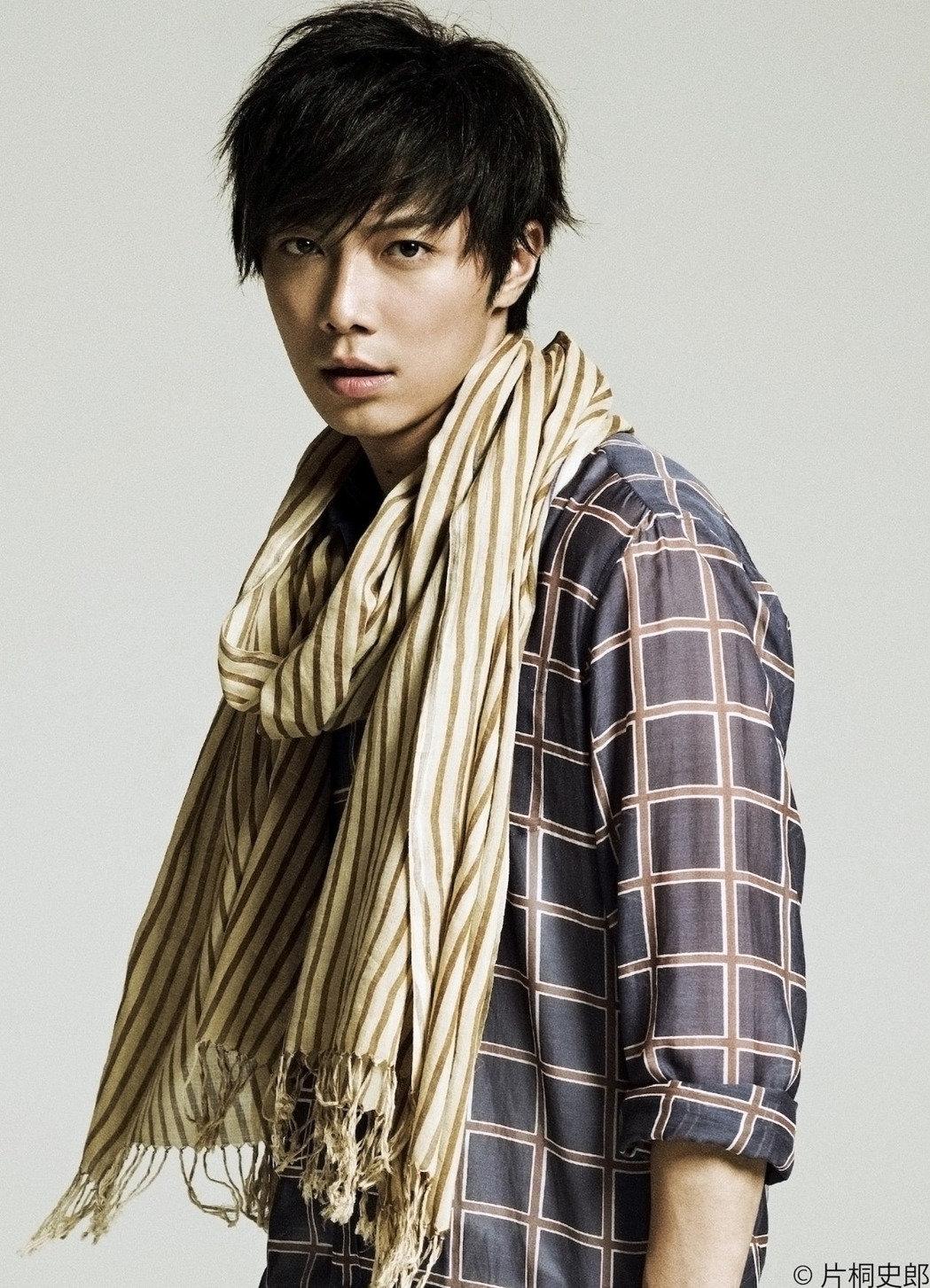 成宮寬貴驚爆吸毒損形象 新劇遭換角