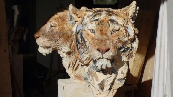 電鋸藝術 鋸出栩栩如生動物雕塑