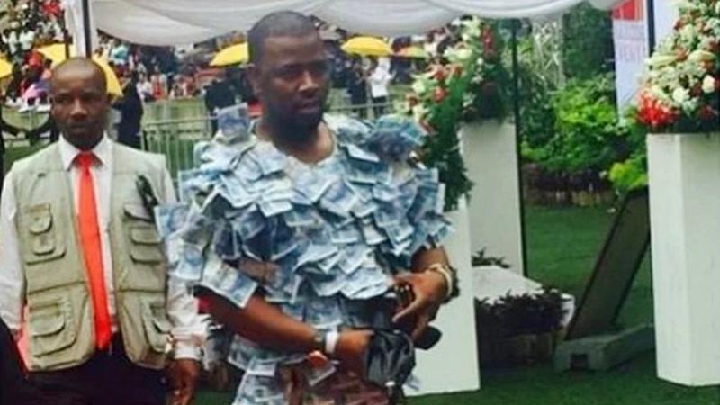 南非草藥商 銀紙當衫著