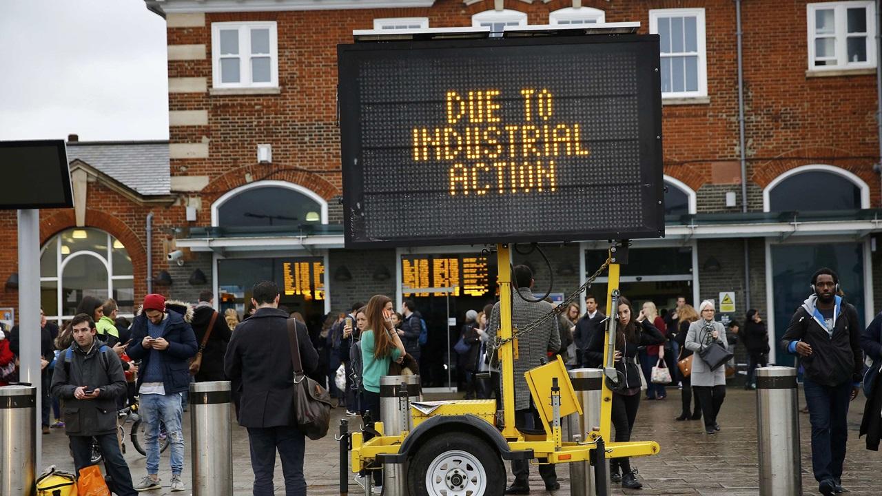 倫敦鐵路工會罷工 地鐵近乎全面癱瘓
