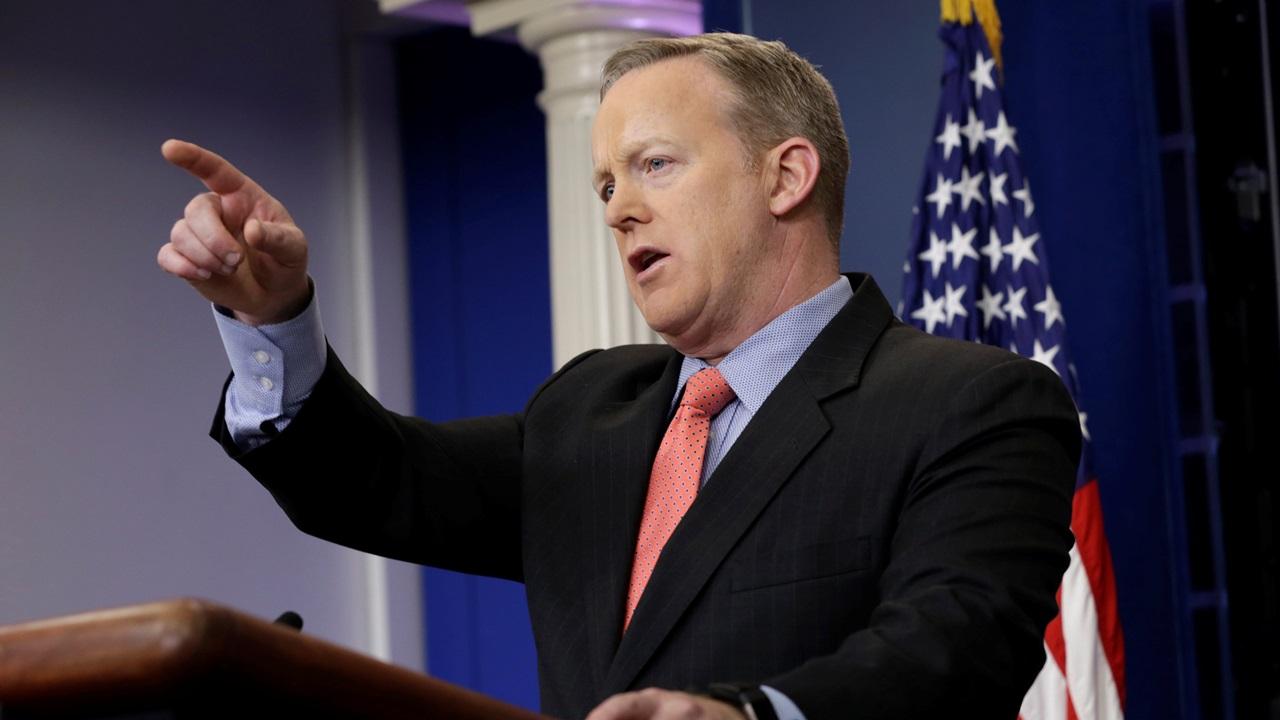 美外交官聯署不滿入境禁制令 斯派塞：改變思維或乾脆離開