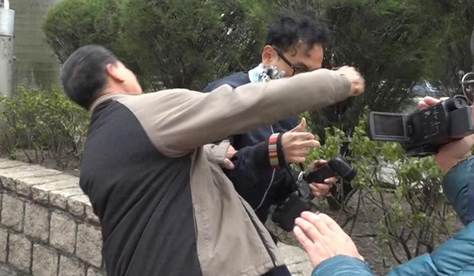 涉人獸交被告涉襲記者被警方帶走調查 攝記協會予嚴厲譴責