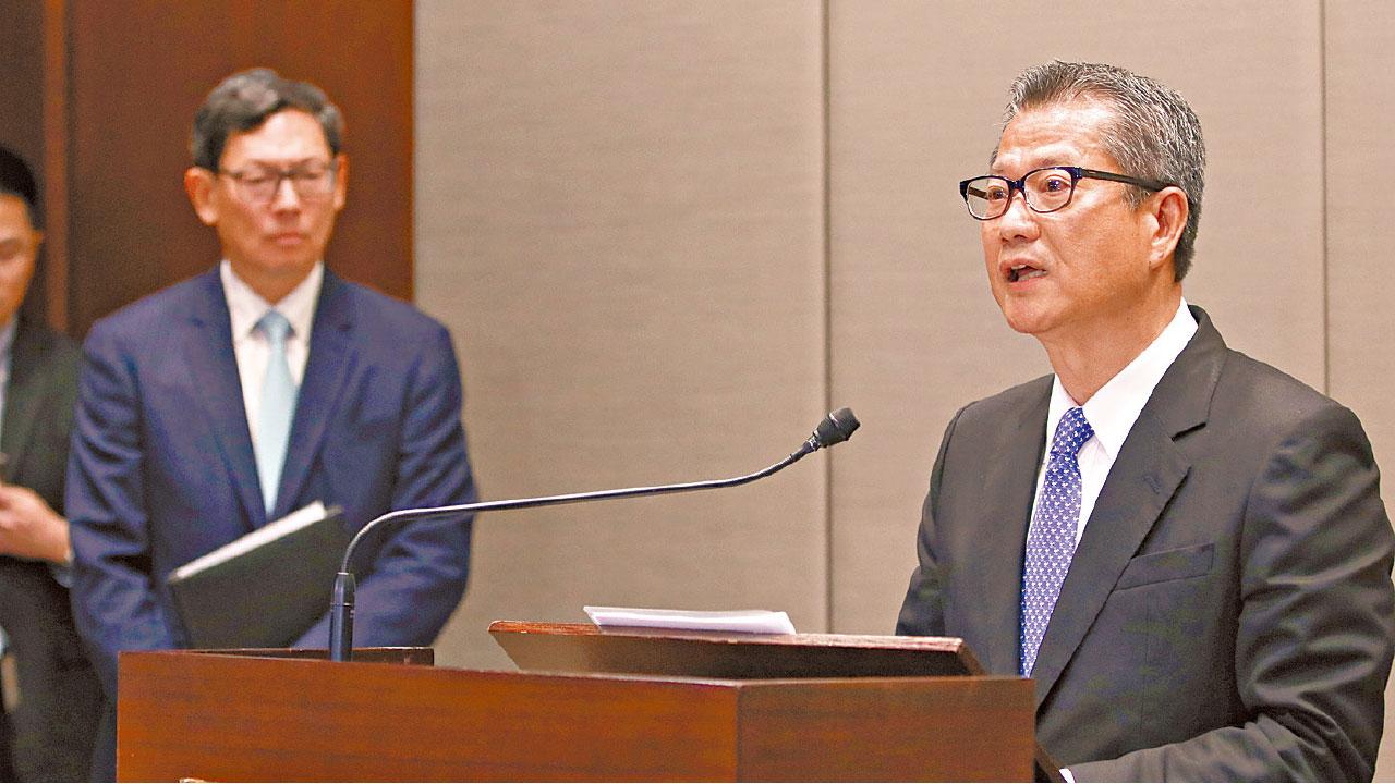 終身年金計劃擬明年推出  65歲長者交百萬保費月收逾5千 