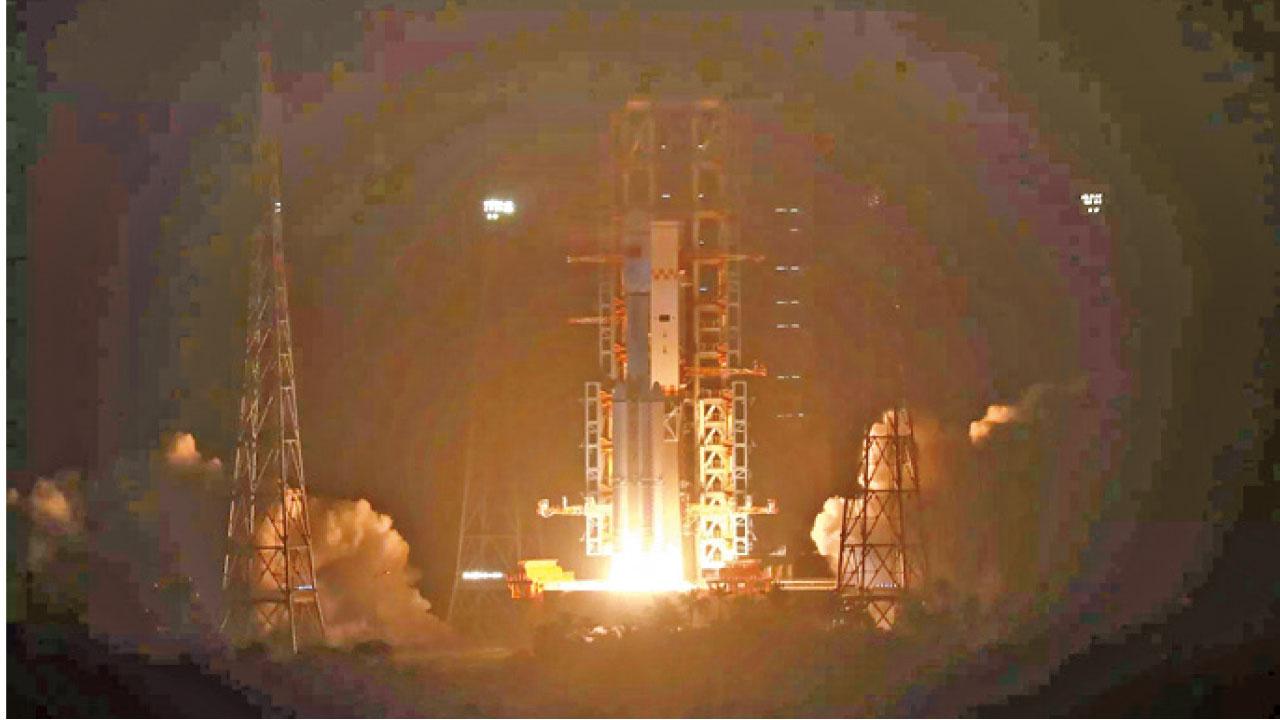 對接天宮二號加油 太空貨船天舟一號升空