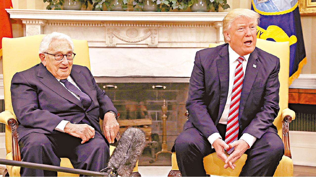 美媒：憂科米用「通俄」調查當烈士  特朗普：他無做好工作