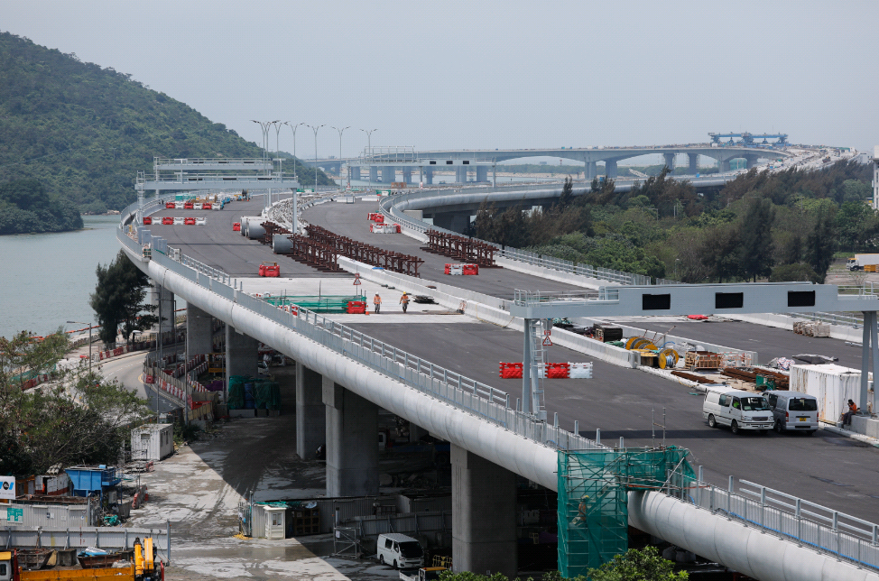 港珠澳大橋近半關鍵位置完成石屎測試