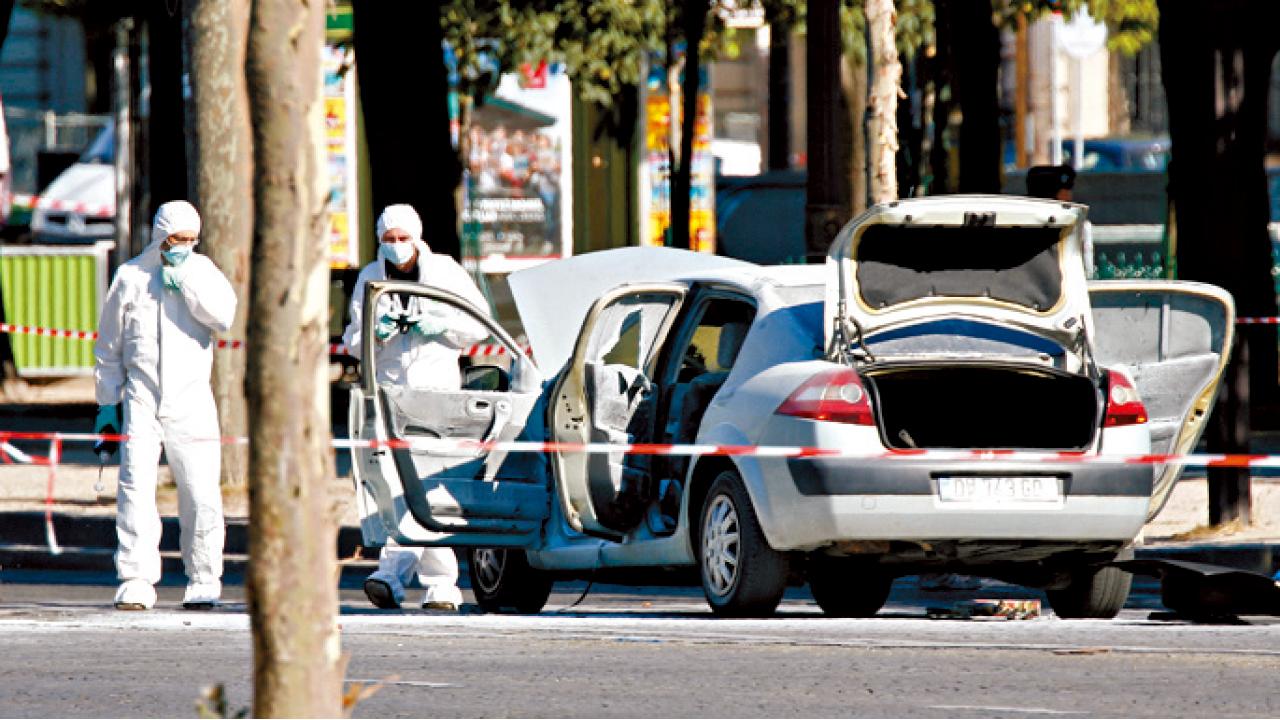 巴黎男「氣罐車」襲警亡 早受監察