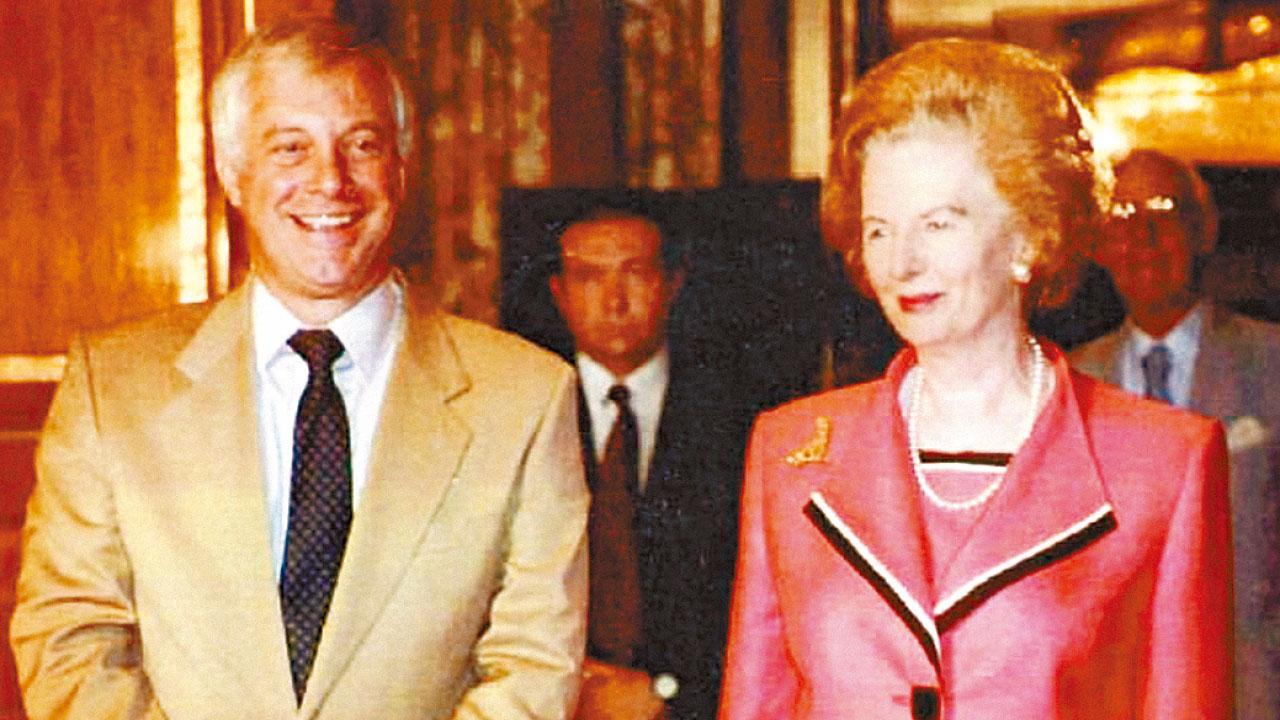 憶戴卓爾夫人訪港無架子 彭定康︰她自己執床