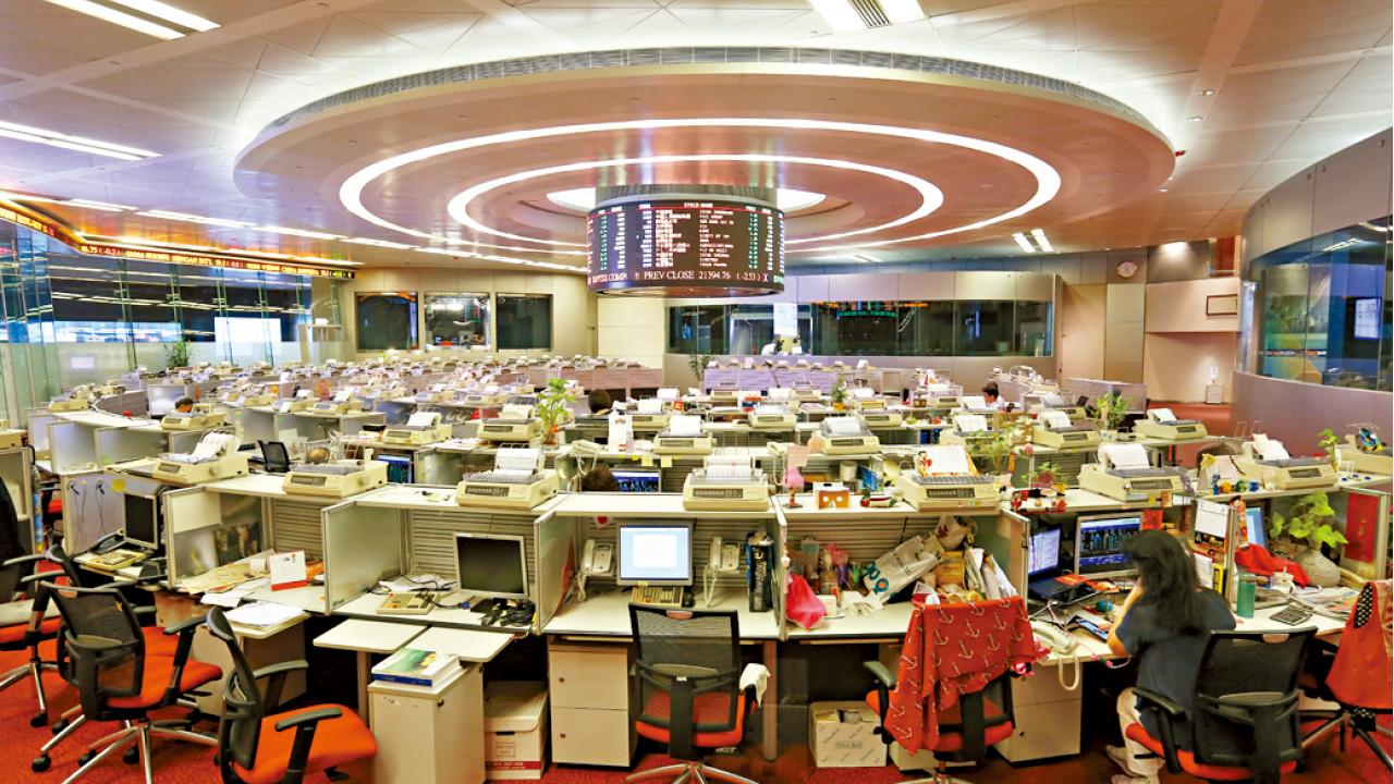 20盈警股炒股損手巨