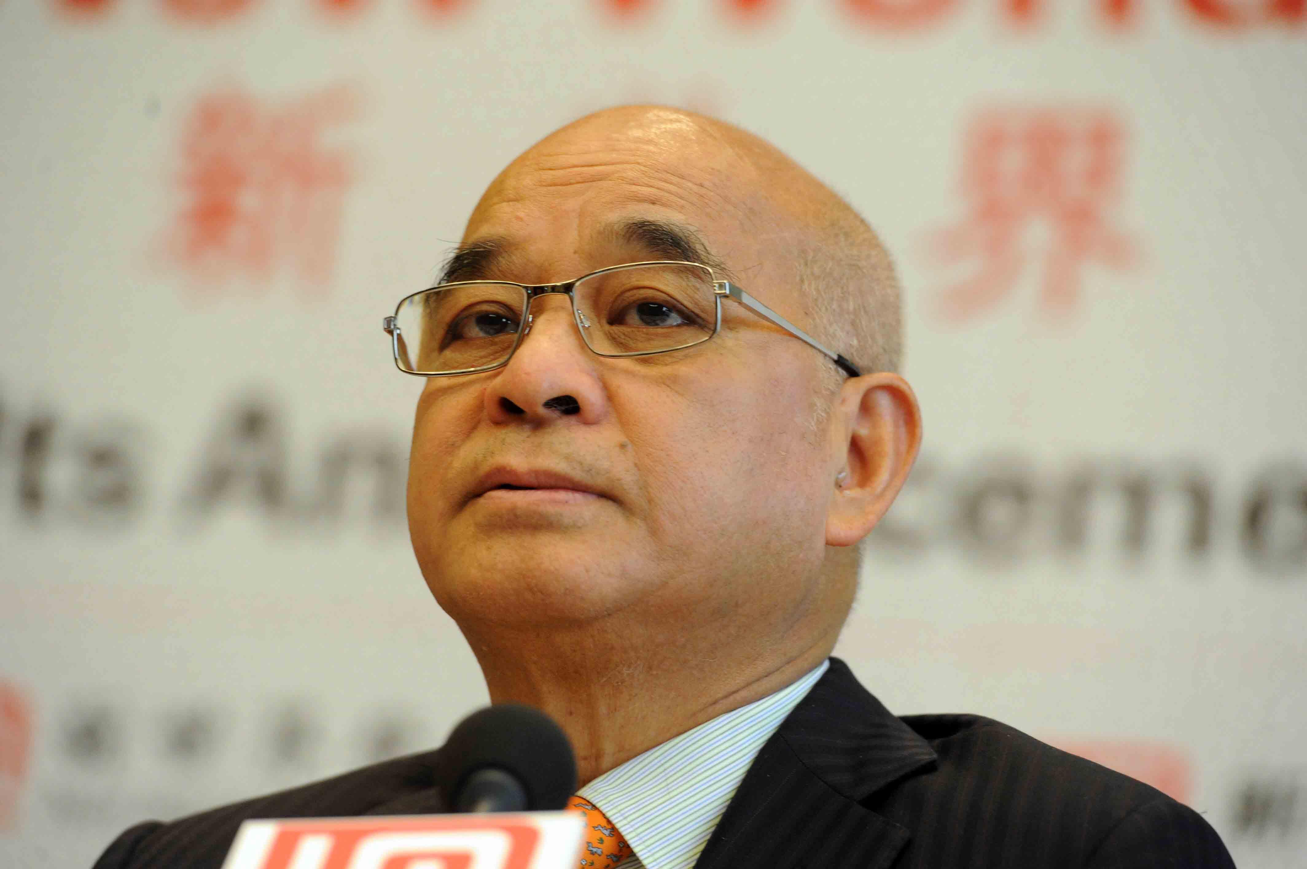 新世界發展入市掃新百貨