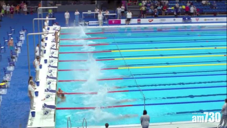 【有片】悼西班牙恐襲死者 泳手默站1分鐘