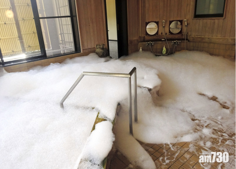 遭惡搞倒光沐浴露 和歌山温泉滿地泡泡