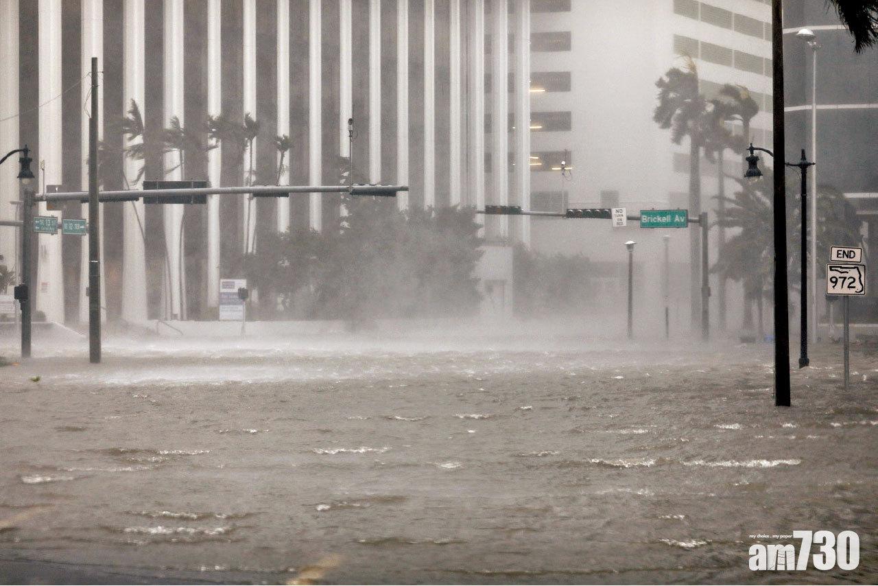 艾爾瑪狂風挾暴雨 佛州居民：像坐船