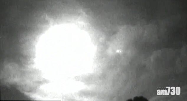【有片】火流星巨大光球劃破夜空