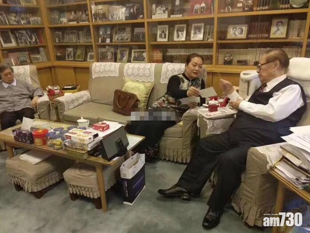 十九大後首露面 江澤民家中會見女歌唱家