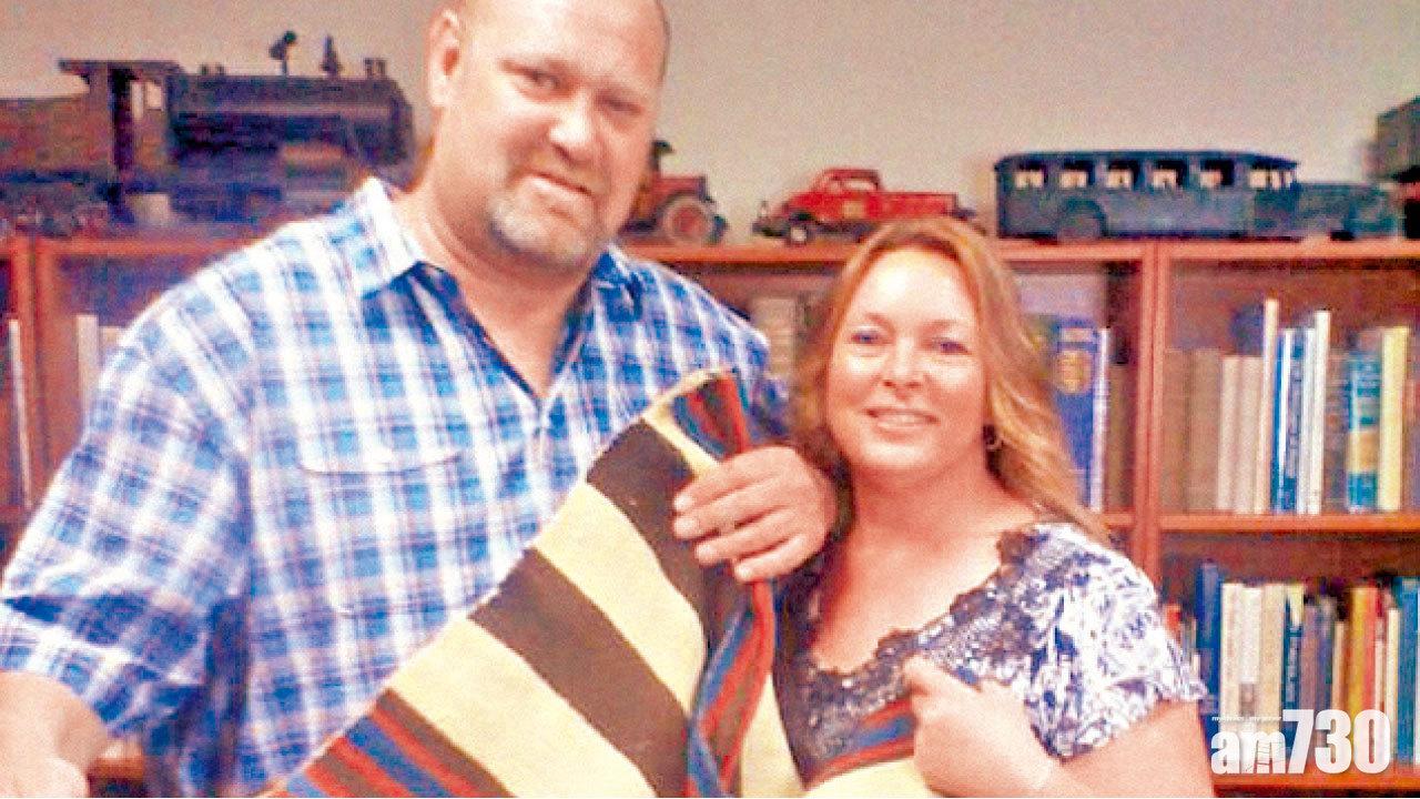 家中舊毛氈竟值1200萬 窮木匠77秒發達