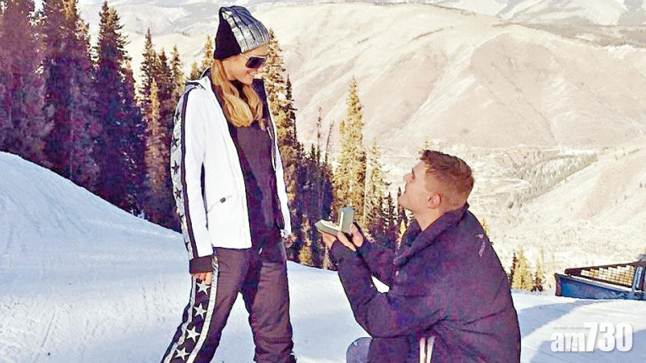 Paris Hilton收20卡求婚鑽戒