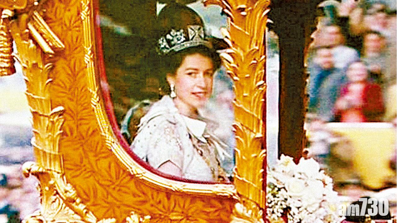 王冠沉重馬車內彈彈下 英女王形容加冕禮「可怕」