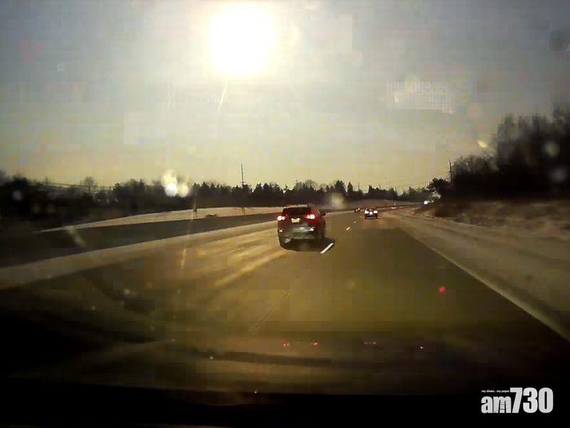 【有片】流星劃過夜空 「爆炸聲」嚇壞民眾