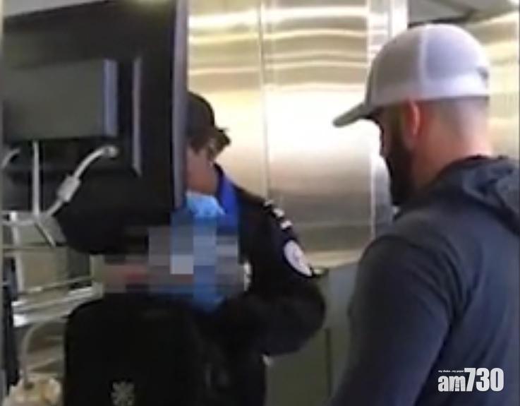 頑皮老竇大整蠱放性玩具入行李　阿仔過海關勁尷尬