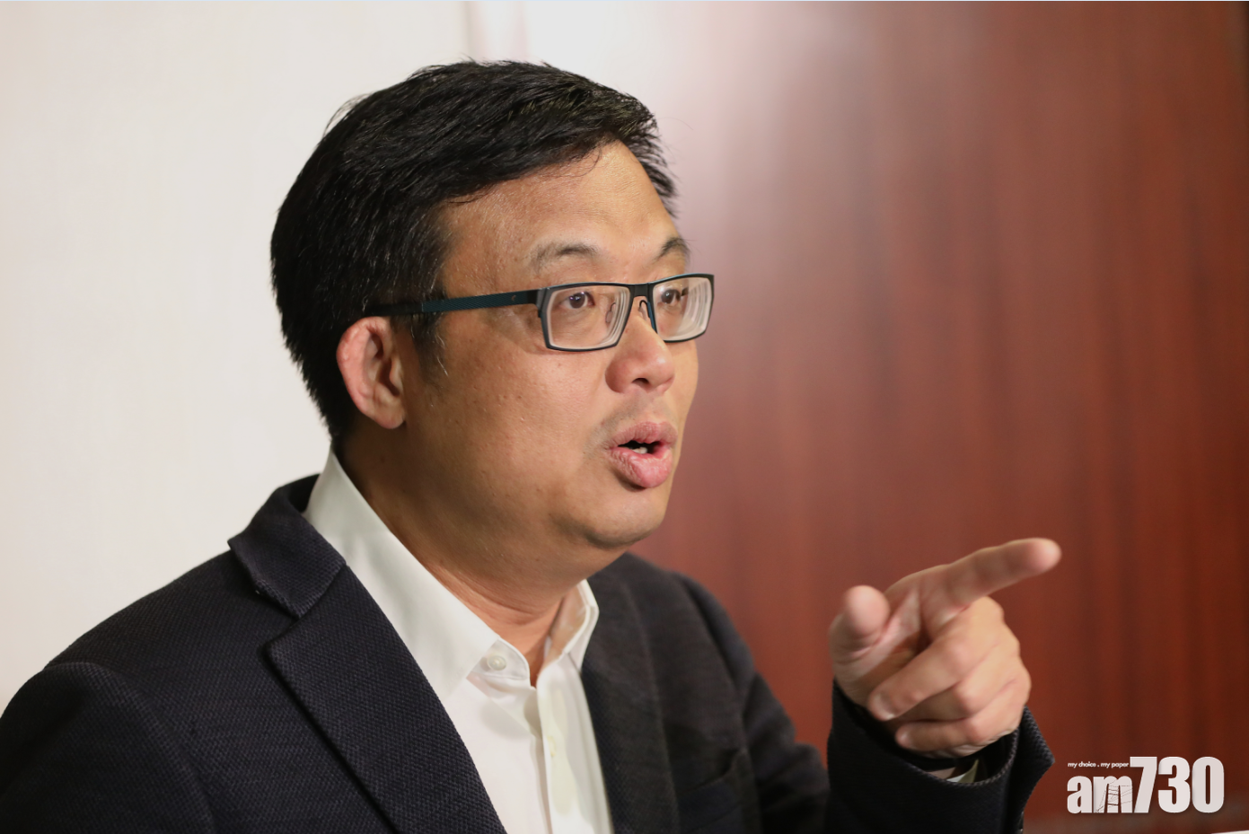 「人肉路障」私家車收擬檢控通知書 涂謹申：警方承諾不作檢控