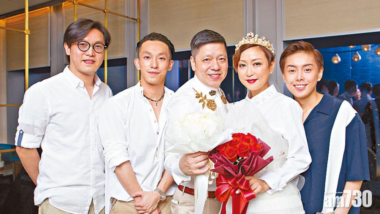 賀父母結婚40年 陳柏熹搞驚喜婚禮整喊媽咪