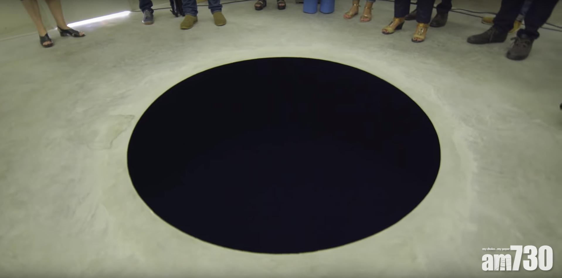 【以為個窿係幅畫】6旬翁衰好奇腳踩藝術品 直墮2.4米洞