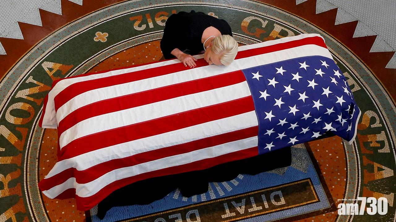 麥凱恩靈柩開放公眾瞻仰