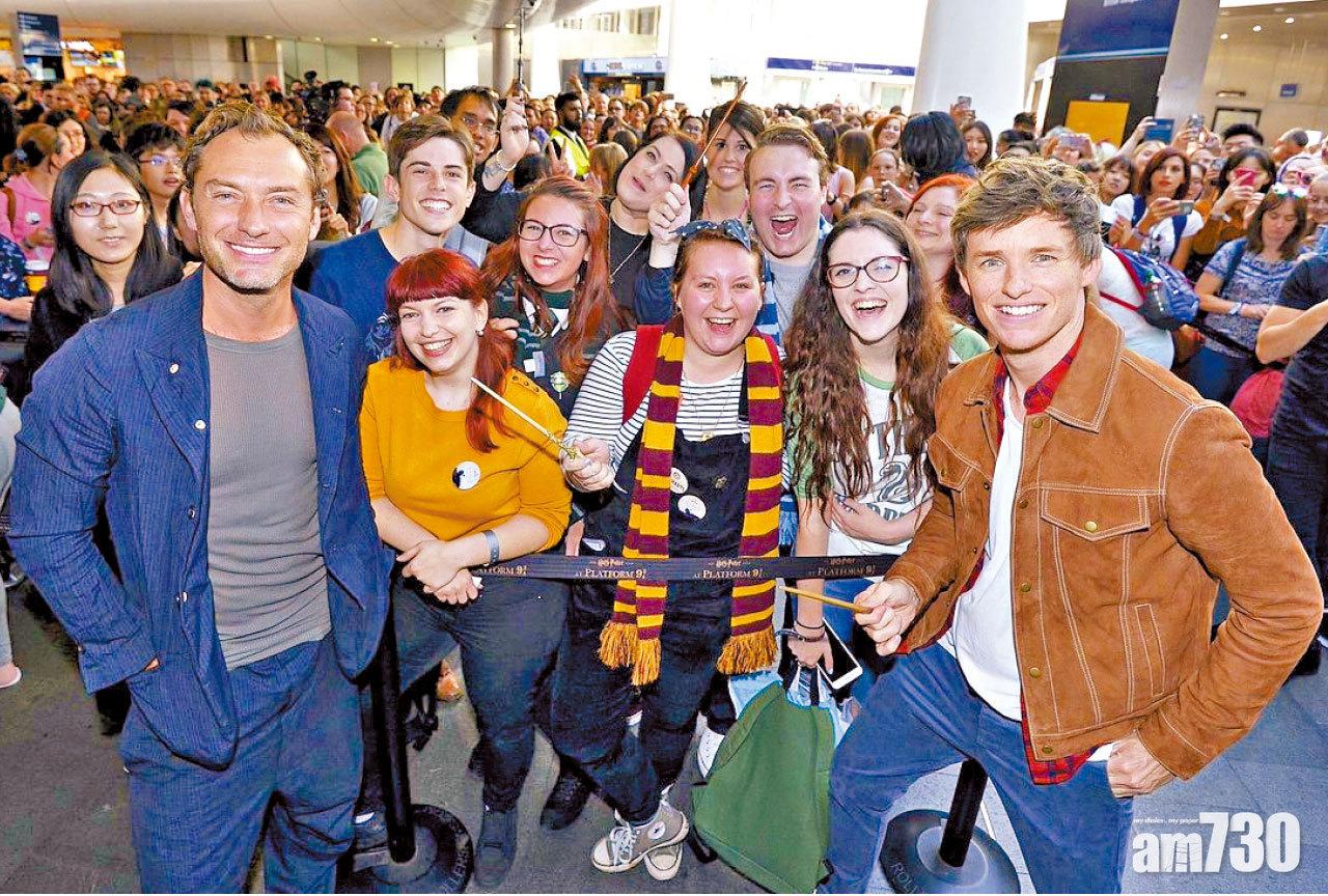 艾迪 祖狄羅突襲倫敦車站同粉絲自拍