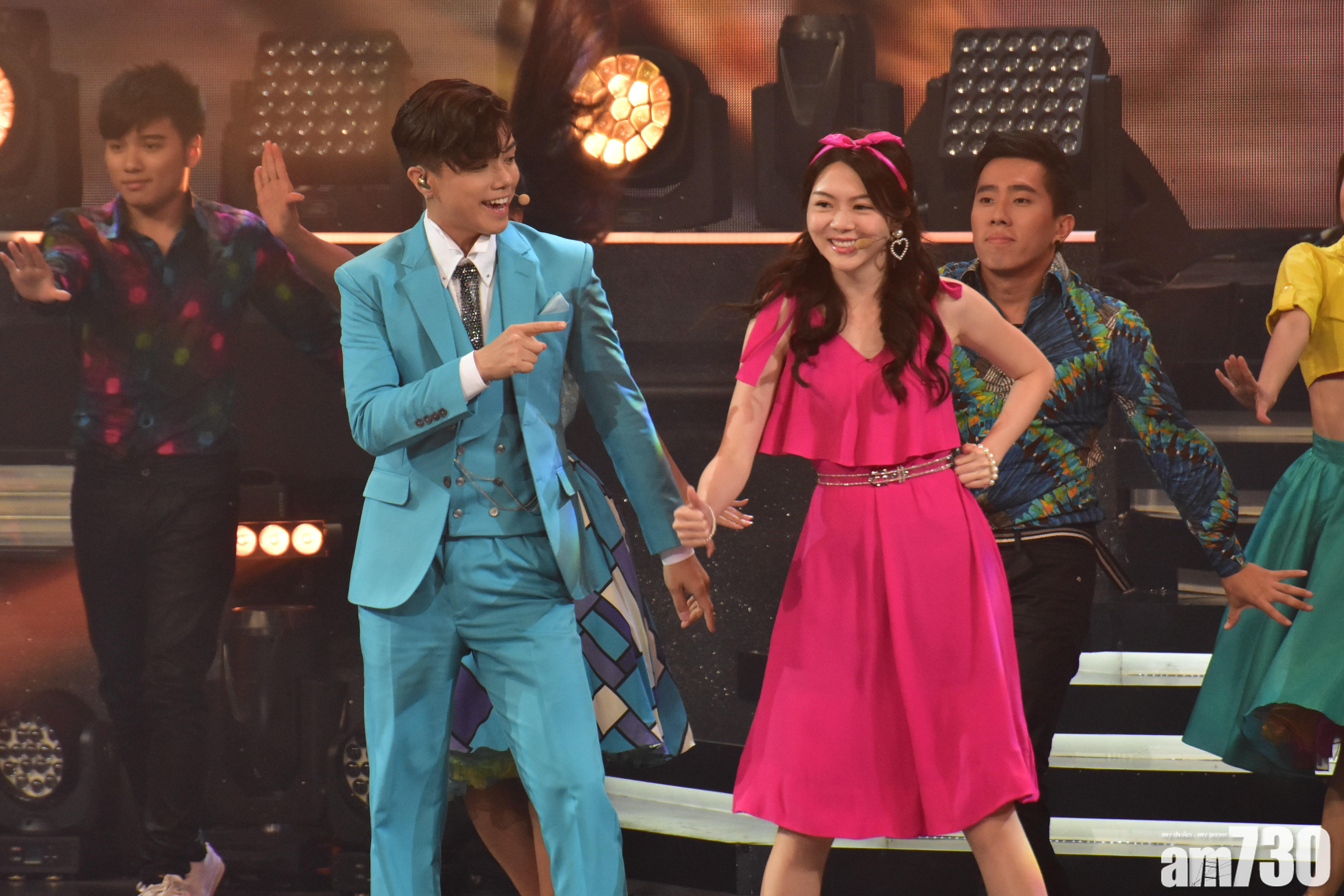 《星光熠熠耀保良》張敬軒孖曾樂彤表演 網民跌晒眼鏡