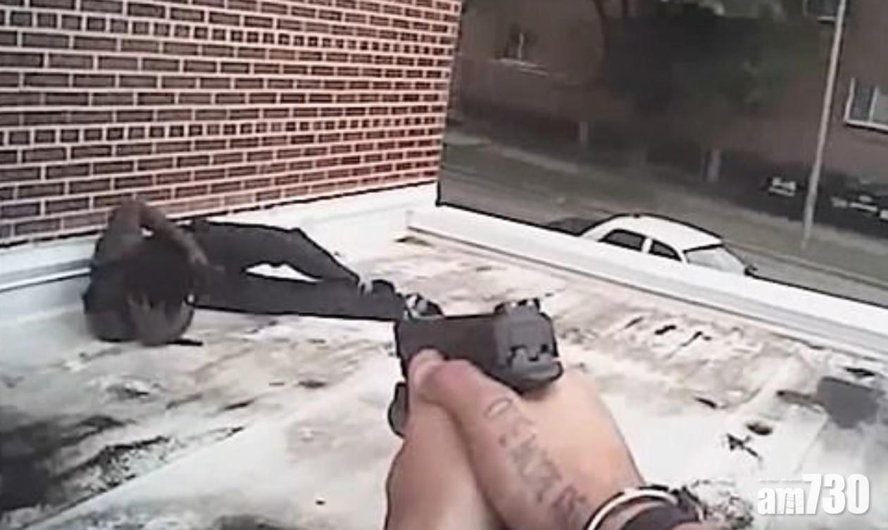 【有片有真相】執手機當執槍  美警開3槍射癱手無寸鐵黑人