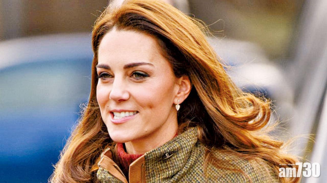 凱特低調得體 贏梅根紅紫配