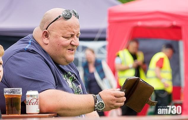 妻離友棄結業失戀 中15億搞成咁