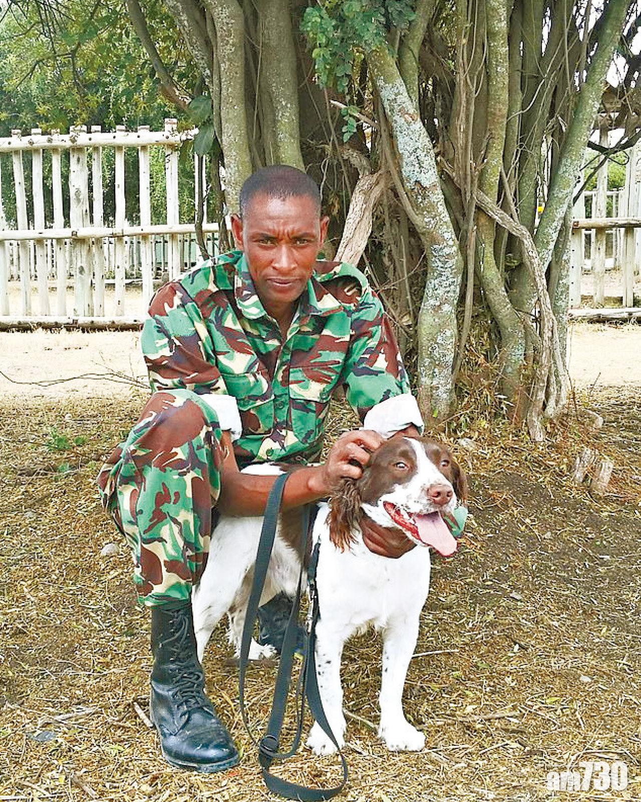 特警守護全球唯二白犀牛