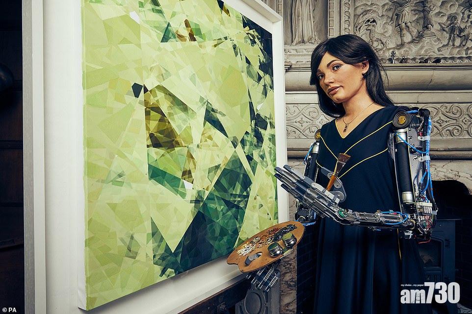 拿手寫生素描 機械人開畫展