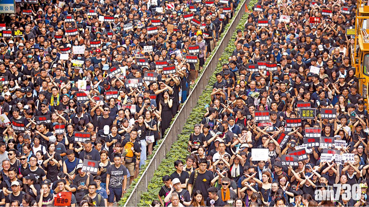 料難重推修例  葉劉：林鄭應向市民致歉