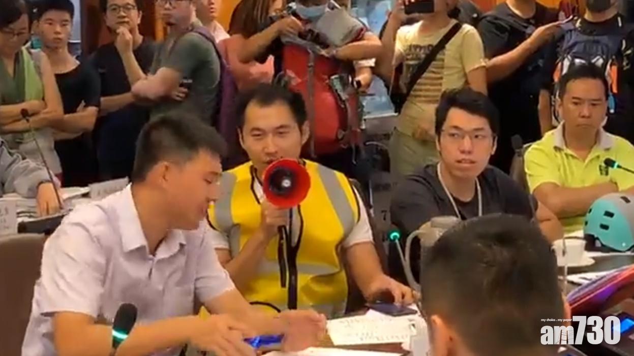 【沙田區議會】建制派全離席 泛民區議員籲主席何厚祥「回來」開會