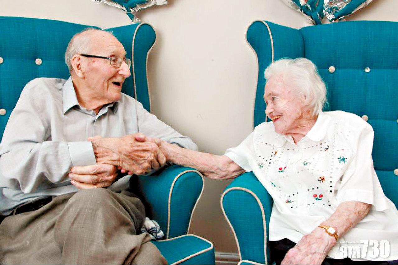 結婚80年 一日都無分開過  甜到漏夫婦教路︰瞓覺前要和好