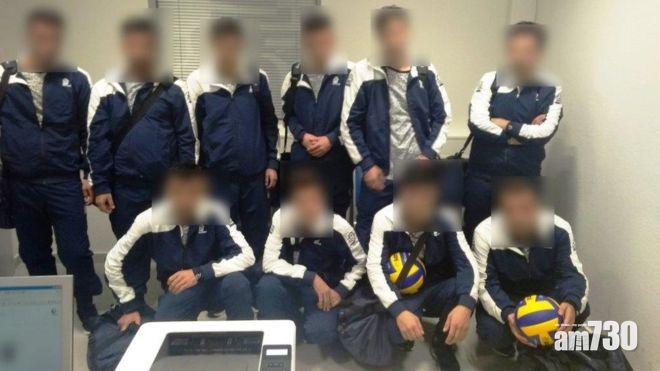 【有創意】敘利亞難民拎排球扮運動員 想偷渡去瑞士