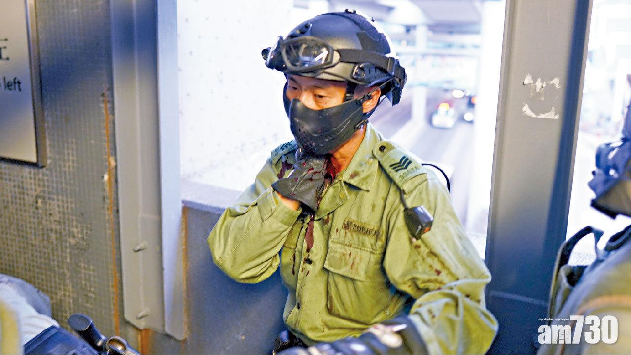 多區堵路毀壞店舖 防暴警頸遭刺傷